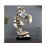 Couple Statue Figurine